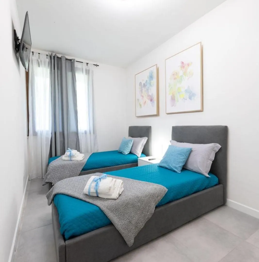 Apartment24 Colle Val D'Elsa Italy